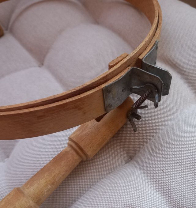 Bastidor de madera para bordar