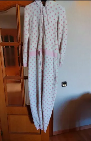 Pijama terciopelo estrellas T.36-38...14-16 Años