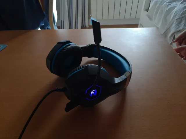 Cascos Gamer Ozzeino con Luces LED