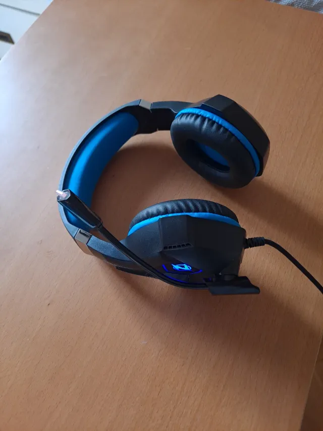 Cascos Gamer Ozzeino con Luces LED