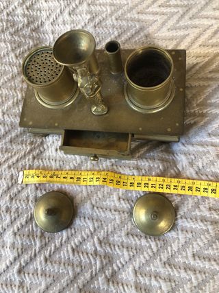 Escribanía de bronce antigua