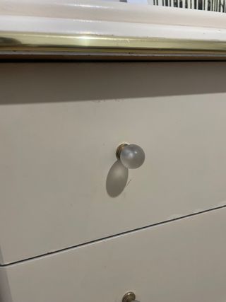 Cómoda y Mesitas Vintage Beige y Dorado