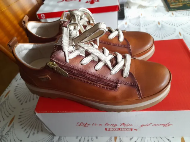Zapatos Pikolinos Marrones