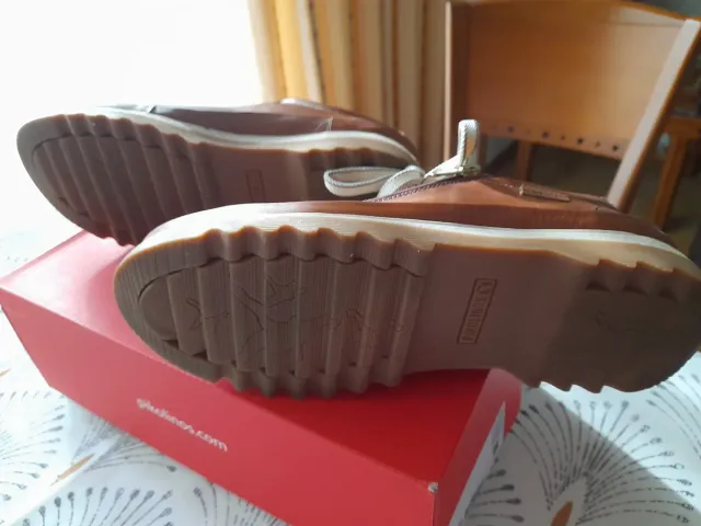 Zapatos Pikolinos Marrones