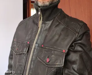 Cazadora de Piel marrón oscuro.