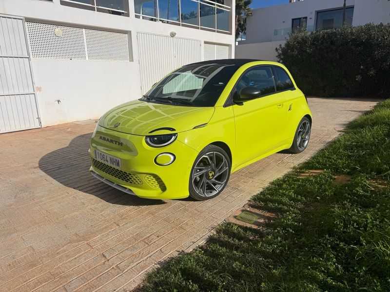 Abarth 500e Cabrio Scorpionissima - foto 1