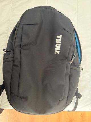 Mochila Thule Negra con Forro Azul