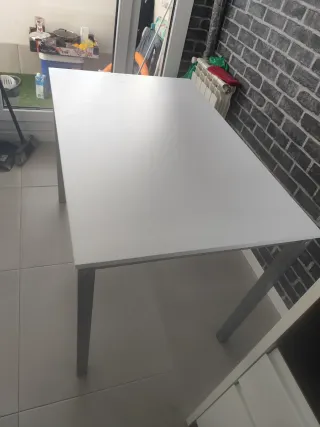 Mesa de cocina con 4 sillas