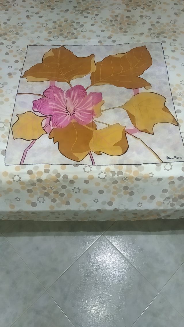 Foulard Nina Ricci in seta pura