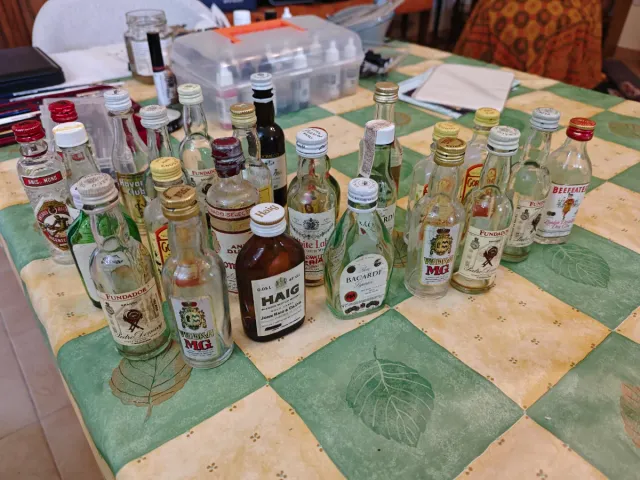 Lote 25 Mignon Vintage Botellas Vacías Alcohol