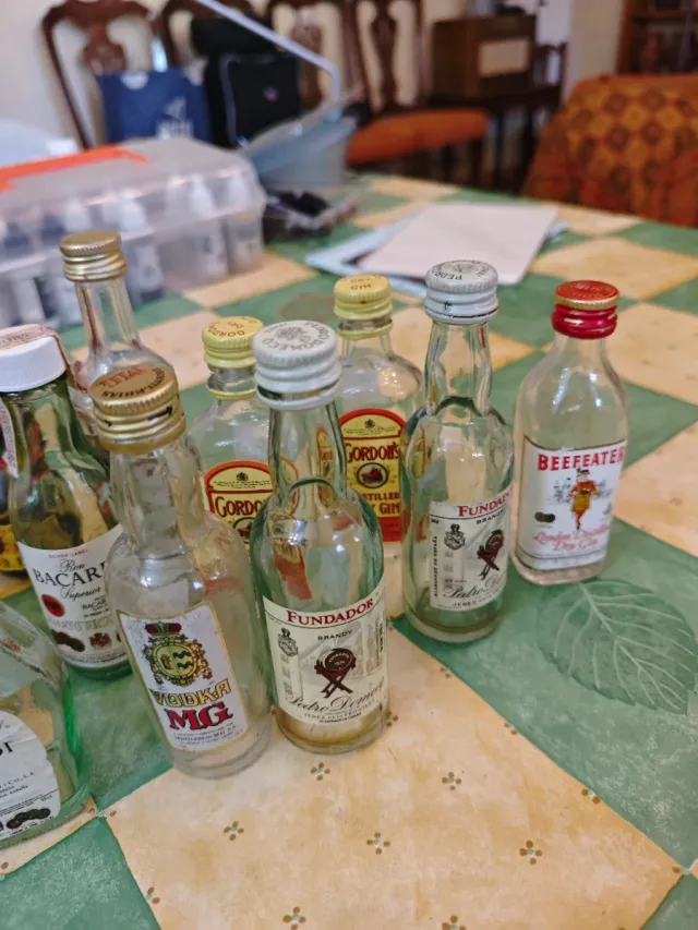 Lote 25 Mignon Vintage Botellas Vacías Alcohol