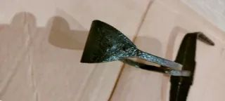 Pinza antica in metallo