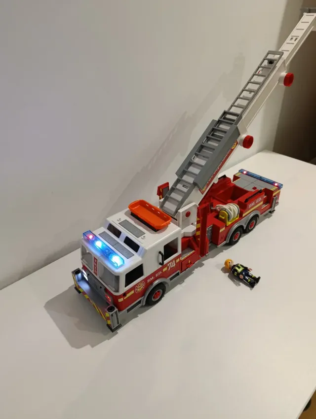 Playmobil 70935 Camión Bomberos con luces