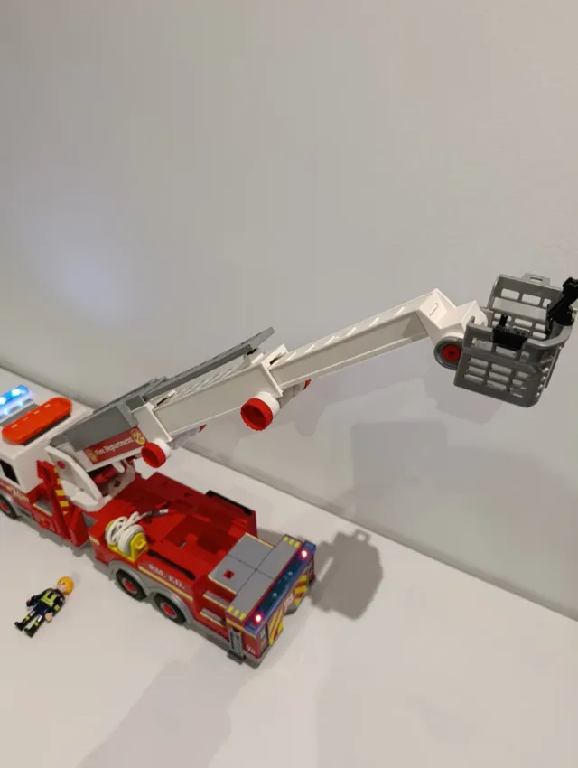 Playmobil 70935 Camión Bomberos con luces