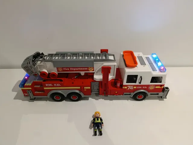 Playmobil 70935 Camión Bomberos con luces