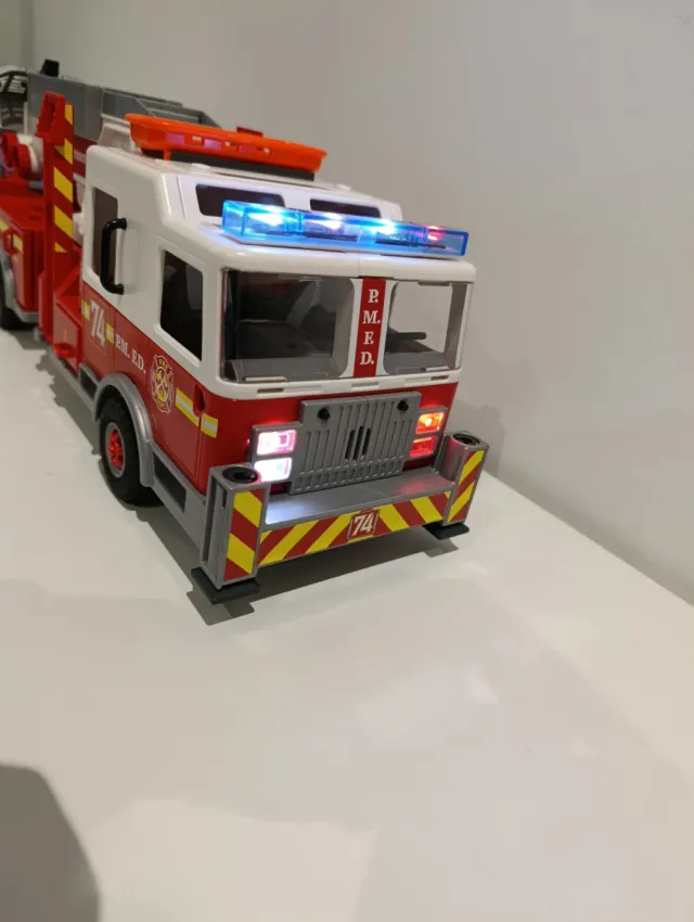 Playmobil 70935 Camión Bomberos con luces