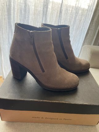 Botines piel ante tacón mujer