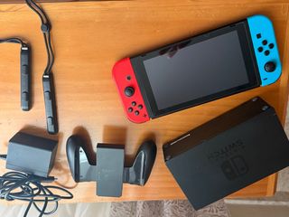 Nintendo Switch Azul/Rojo + Accesorios