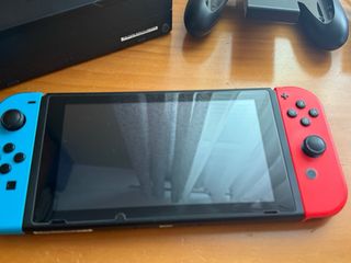 Nintendo Switch Azul/Rojo + Accesorios