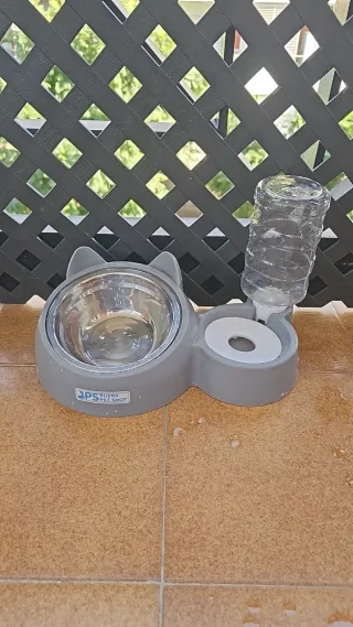 Comedero doble mascota con botella agua