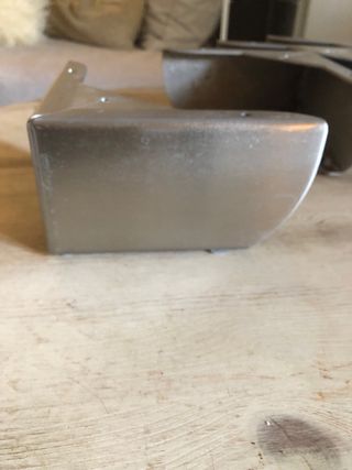 4. Escuadras de Acero para Muebles