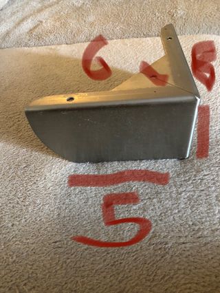 4. Escuadras de Acero para Muebles