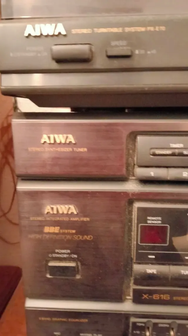 Equipo de música AIWA +2 altavoces