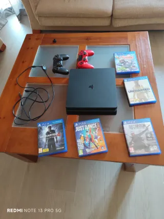 Consola PS4 Negra + 4 Juegos + Mandos
