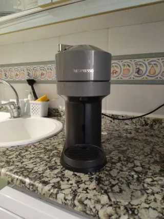 Cafetera Nespresso DeLonghi Vertuo Automática