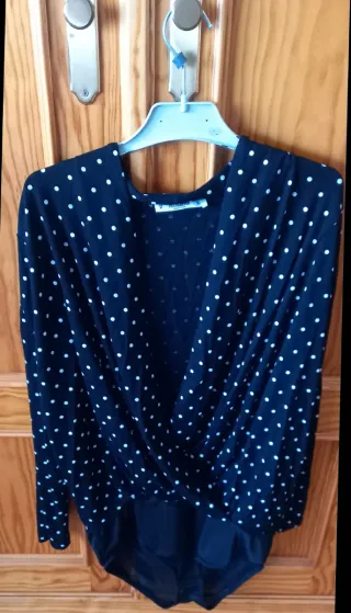 Body negro con topos blancos