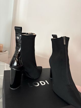 Botín Lodi Tacón Negro Charol