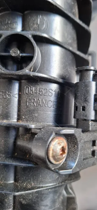 Colector de admisión 108452S10