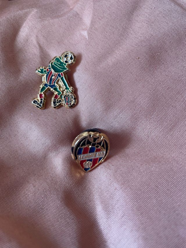 Lote 2 pines fútbol Levante UD