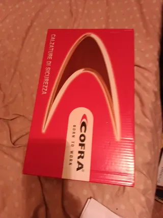 Zapatos de seguridad marrones y negros