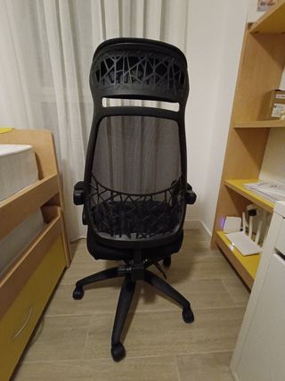 Silla de escritorio ergonómica negra
