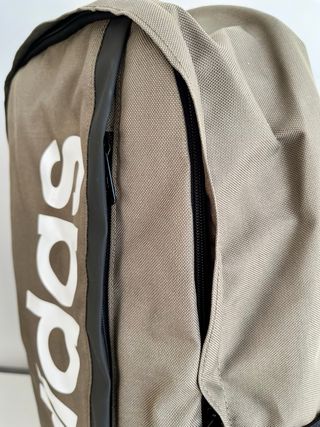 Mochila Adidas Verde caqui y Negra