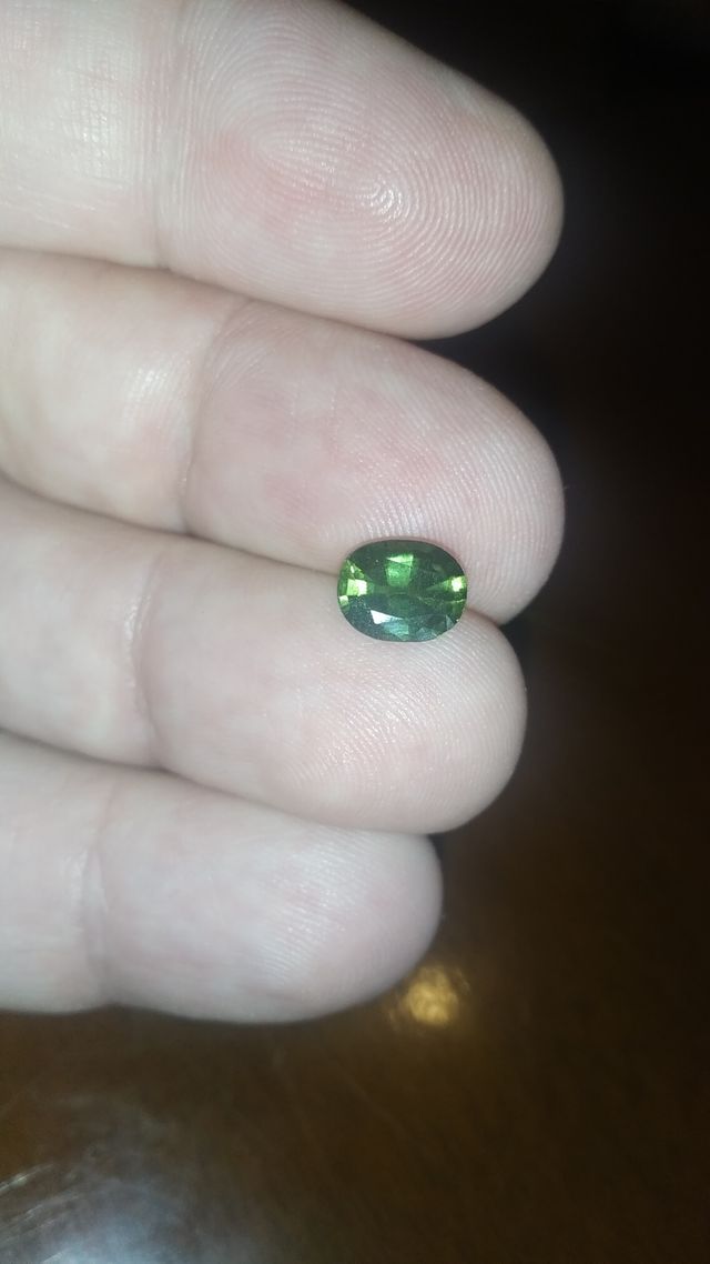 Zaffiro verde naturale di Ceylon taglio ovale