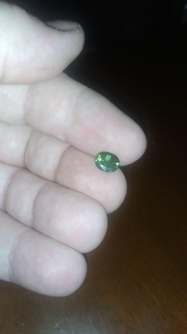 Zaffiro verde naturale di Ceylon taglio ovale