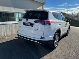 Toyota RAV4 2.5I Hybrid Advance
