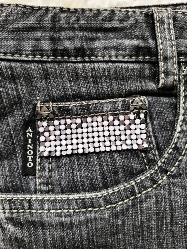 Pantalón vaquero gris oscuro