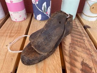 Antigua horma de zapatero de madera