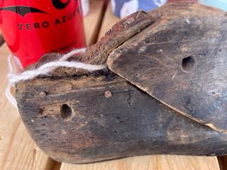 Antigua horma de zapatero de madera