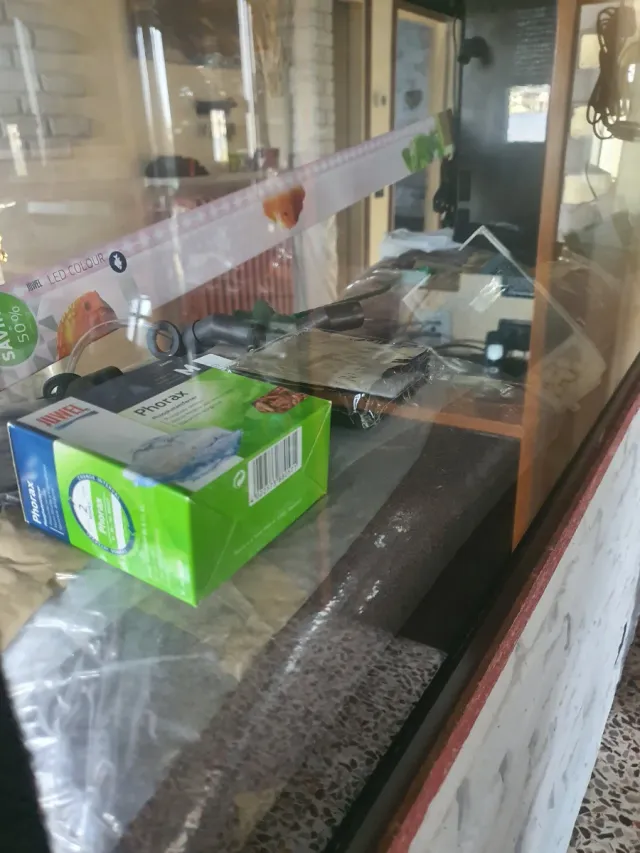 Acquario con accessori