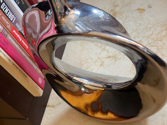 Jarrón Plateado Forma Manzana