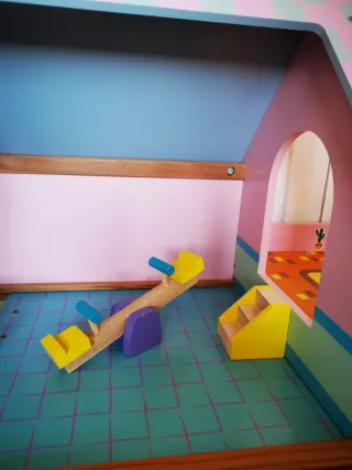 Muebles para casa de muñecas de madera