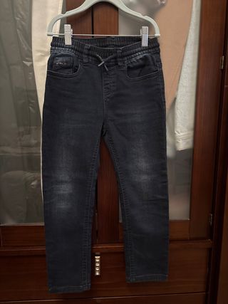 Pantalón vaquero niño. Marca Mayoral