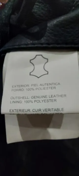 Chaqueta de piel auténtica negra impecable