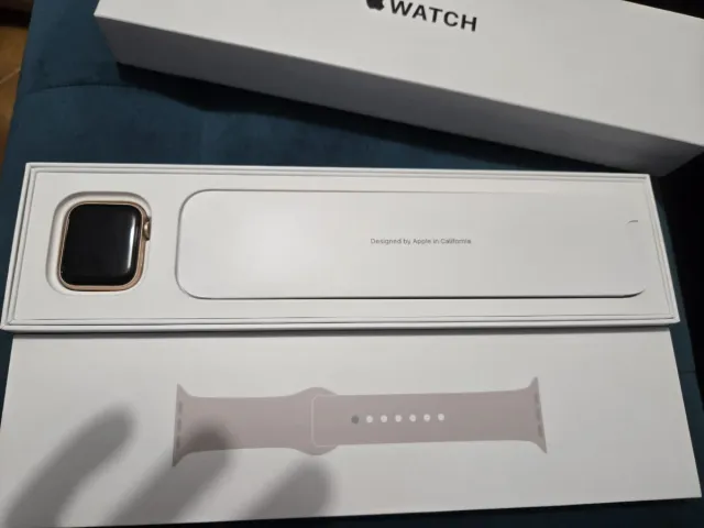 Apple Watch Negro/Dorado Caja Completa