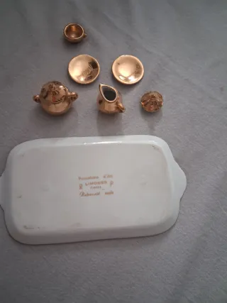 Set da tè in miniatura dorato