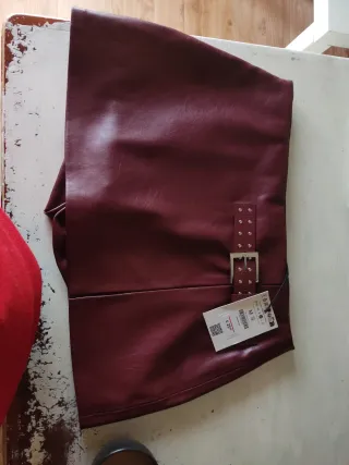Falda polipiel burdeos sin estrenar Talla M